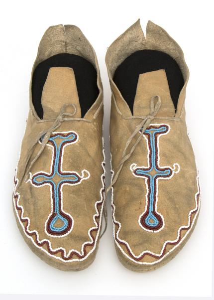Moccasins, Kiowa, last quarter of the 19th century Native American Indian antique vintage art for sale purchase auction consign denver colorado art gallery museum