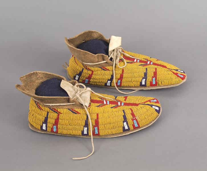 Moccasins, Cheyenne, circa 1900 vintage old native american for sale purchase auction art gallery museum